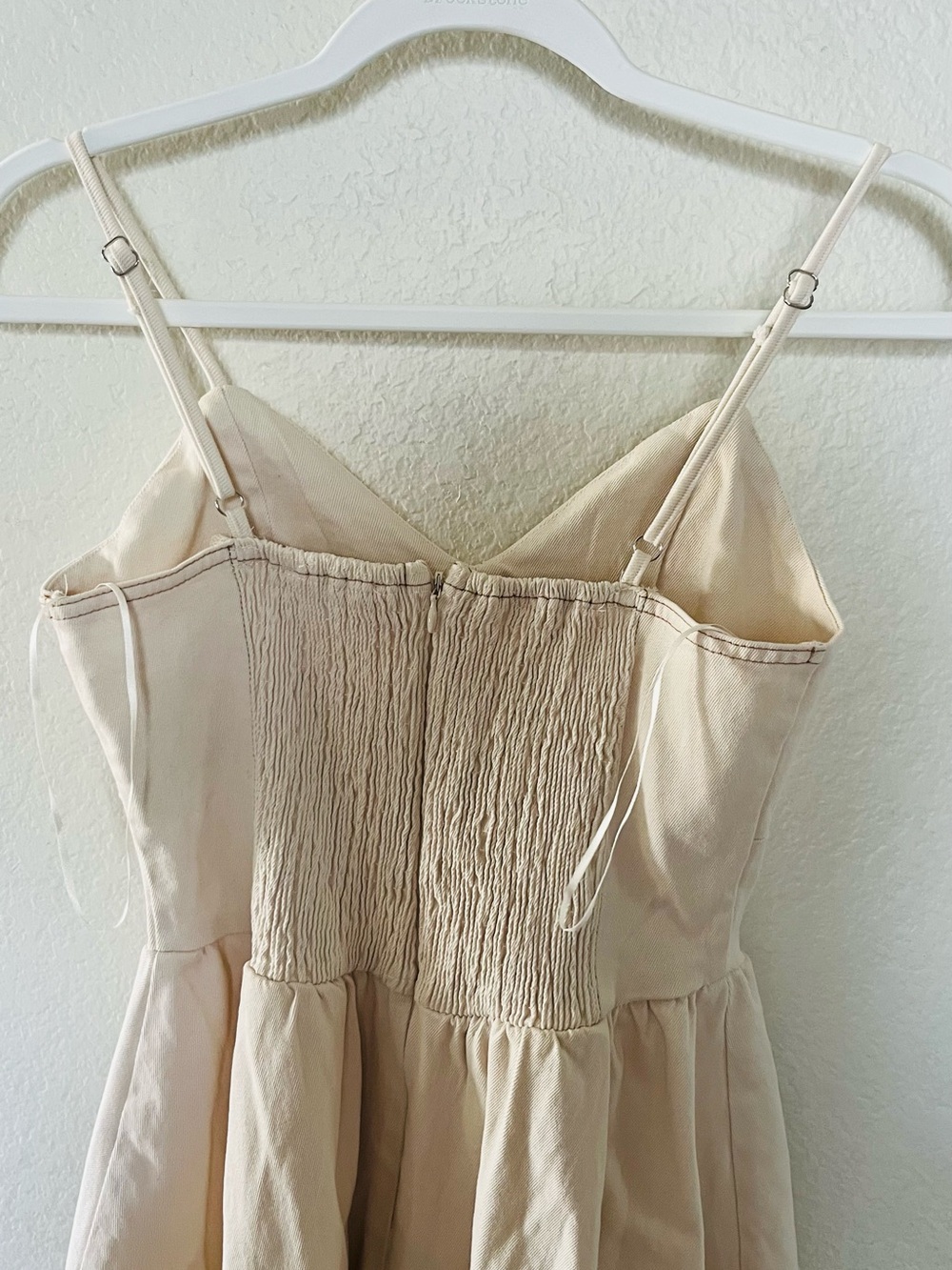 Moon River Cream Spaghetti-Strap Midi Dress - Picture 4 of 6